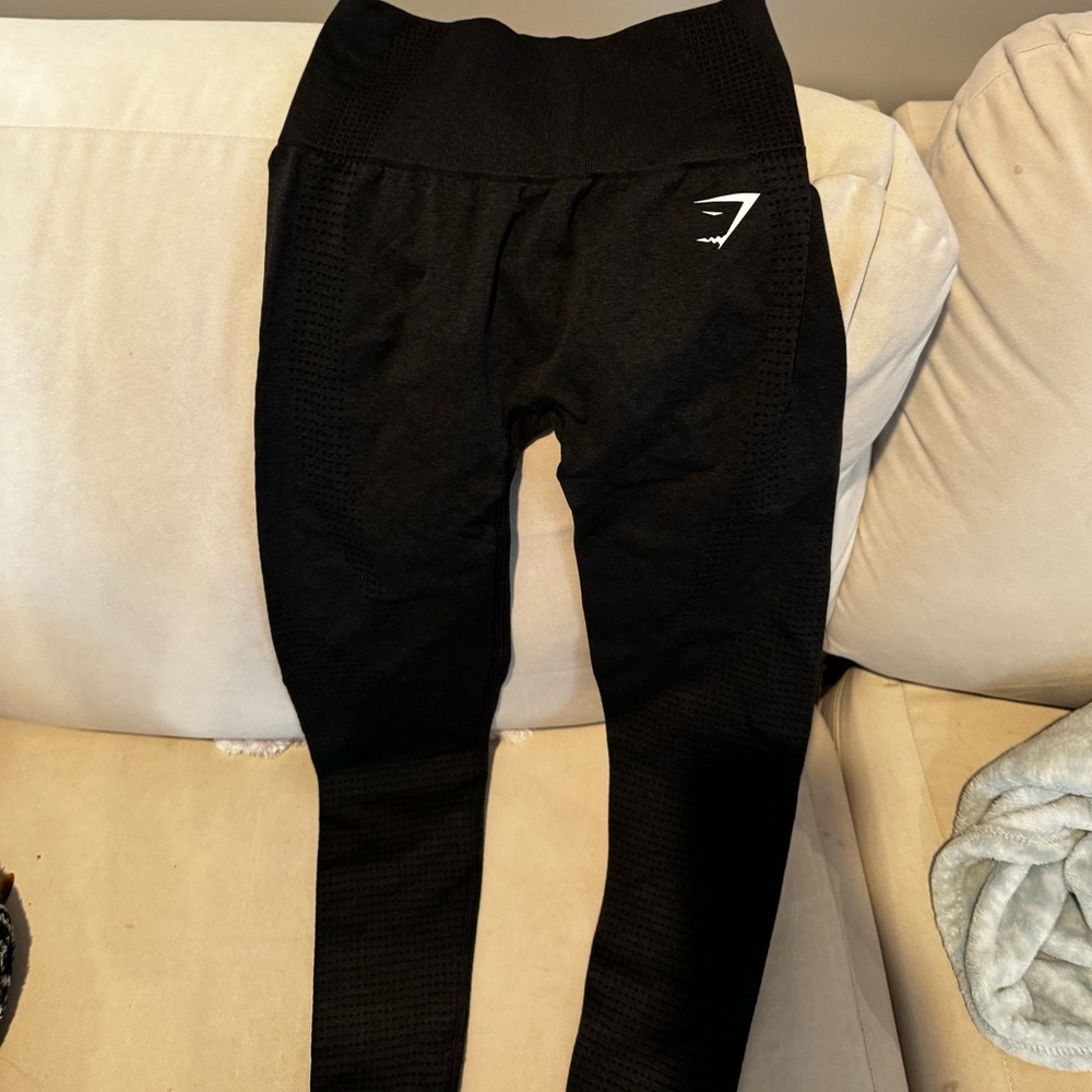 Gym shark leggings size small